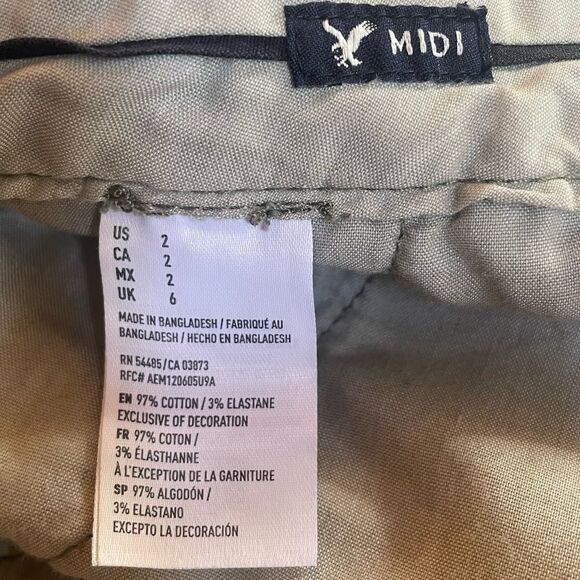 American Eagle Green Midi Shorts size 2 - Picture 4 of 5